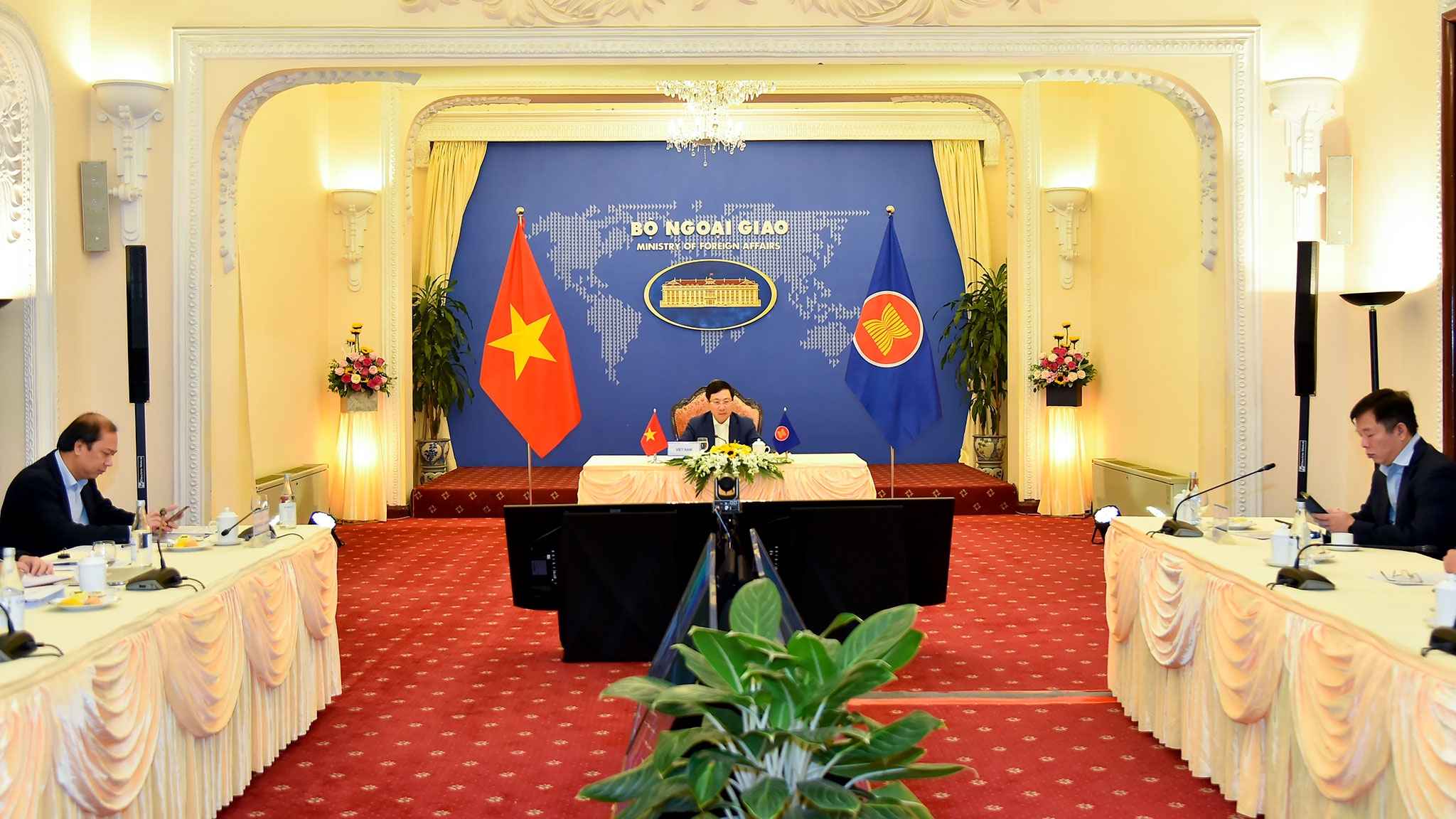Tin Bộ Ngoại giao: Hội nghị hẹp Bộ trưởng Ngoại giao ASEAN