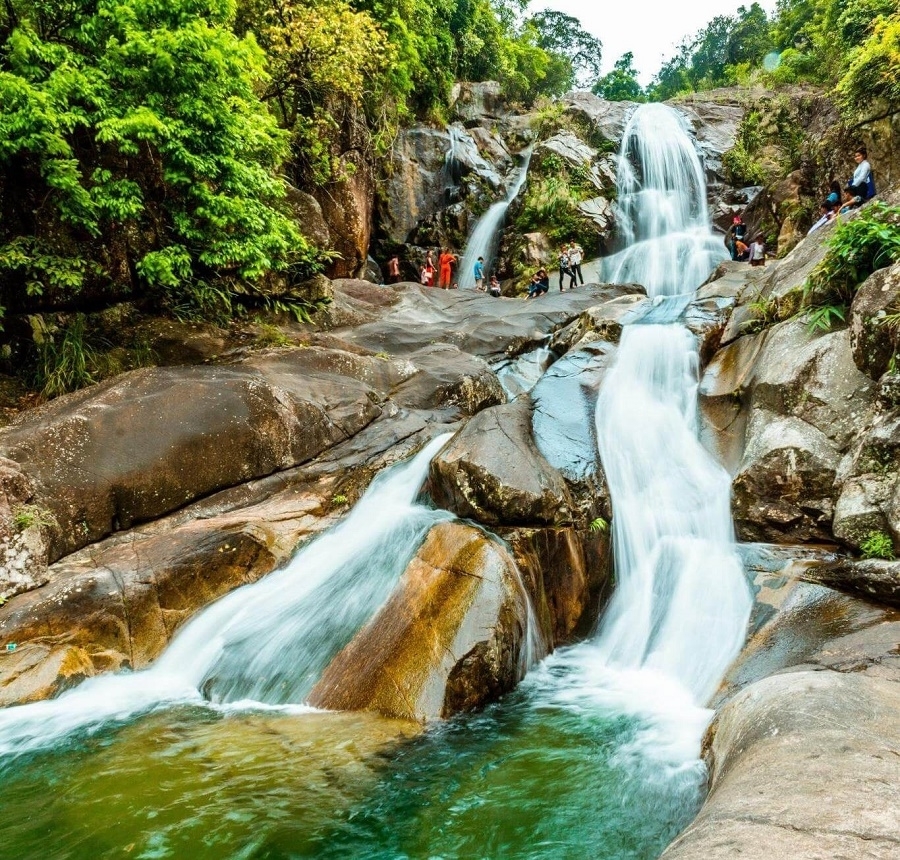Về Bình Liêu khám phá thác Khe Vằn