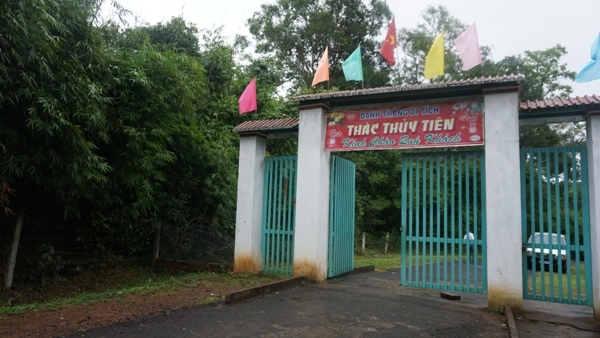 Khám phá thác Thủy Tiên