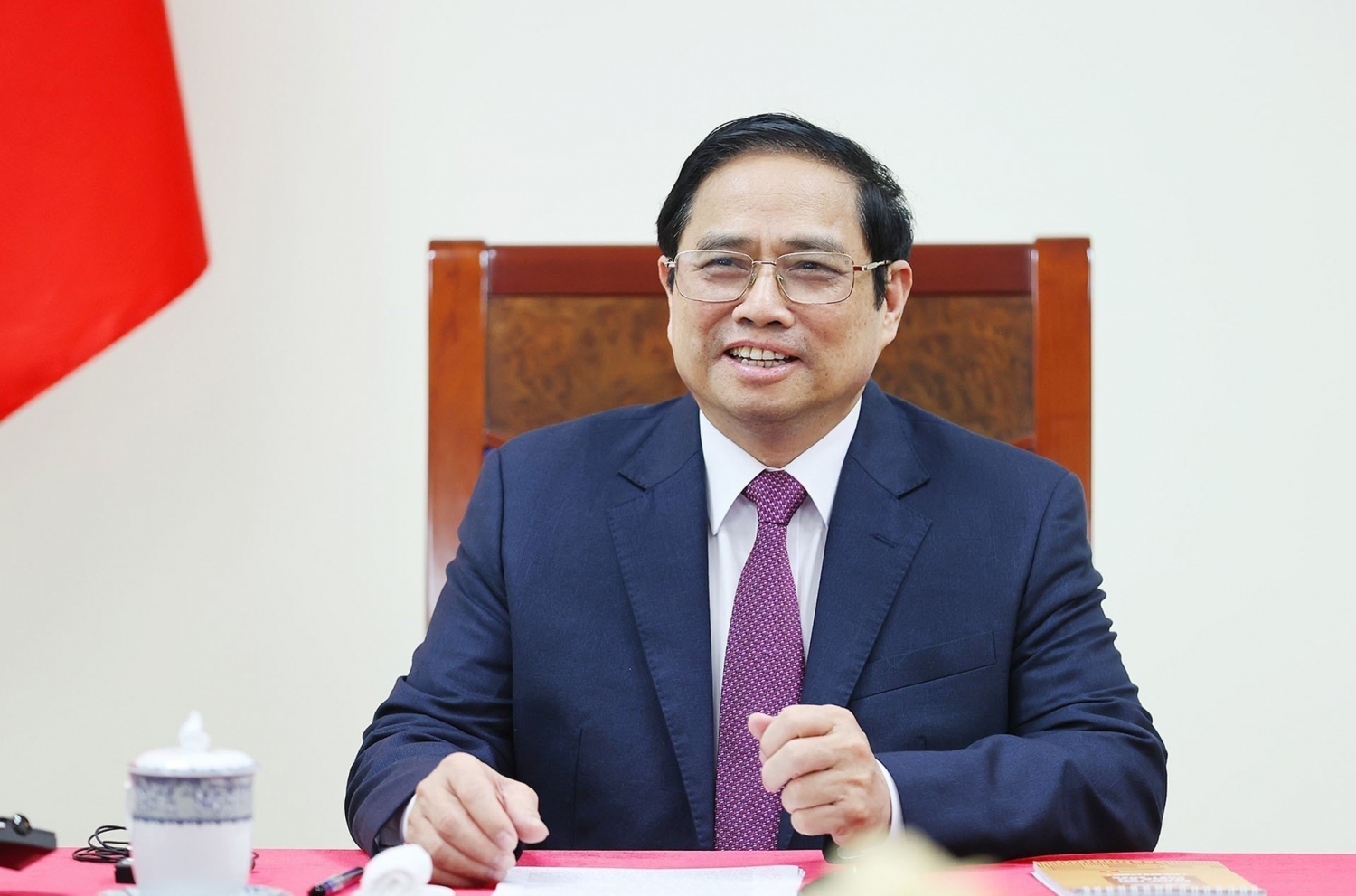 Thủ tướng Phạm Minh Chính điện đàm với Giám đốc điều hành Diễn đàn Kinh tế thế giới (WEF)