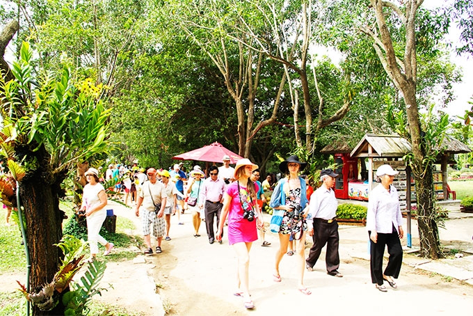 Lạc trôi giữa đảo Hoa Lan