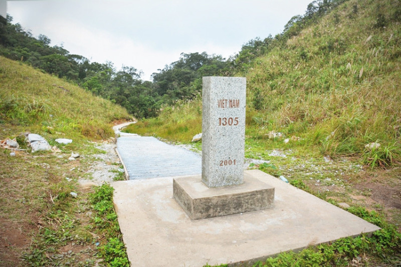 Chinh phục cột mốc 1305 Chinh phục cột mốc 1305