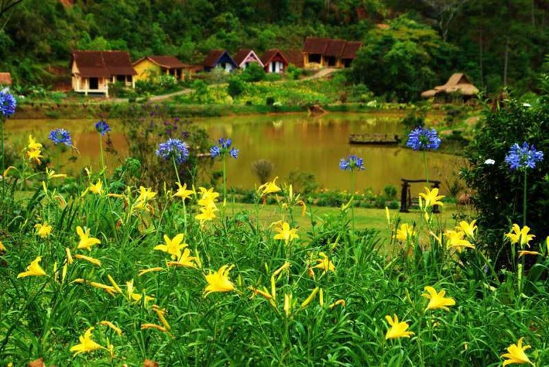 Cù Lần - Ngôi làng độc đáo dưới chân núi Langbiang hùng vĩ Cù Lần - Ngôi làng độc đáo dưới chân núi Langbiang hùng vĩ