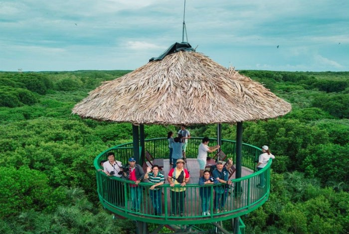 Thí điểm mở chuyến du lịch dành cho lực lượng tuyến đầu chống dịch