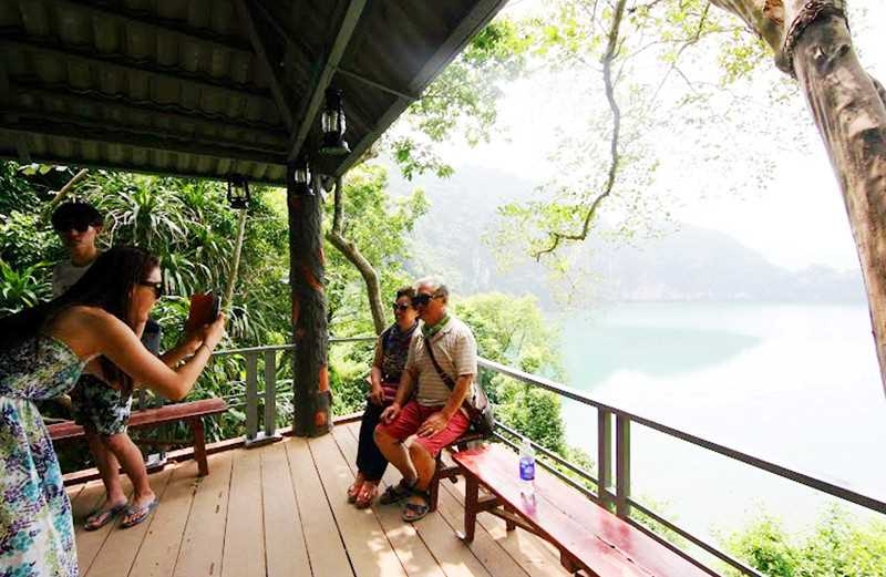 Tiềm năng du lịch từ các hồ, áng trên Vịnh Hạ Long Tiềm năng du lịch từ các hồ, áng trên Vịnh Hạ Long