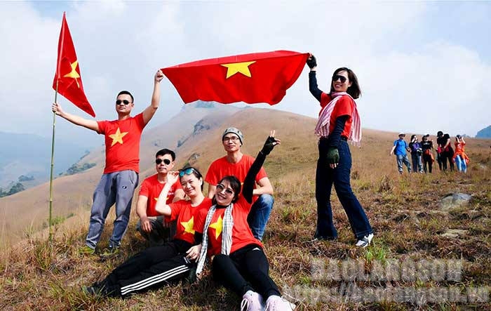 Khai thác tiềm năng du lịch trekking ở Mẫu Sơn
