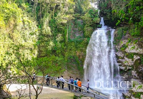 Trải nghiệm thú vị nơi Thác Tiên - Đèo Gió Trải nghiệm thú vị nơi Thác Tiên - Đèo Gió