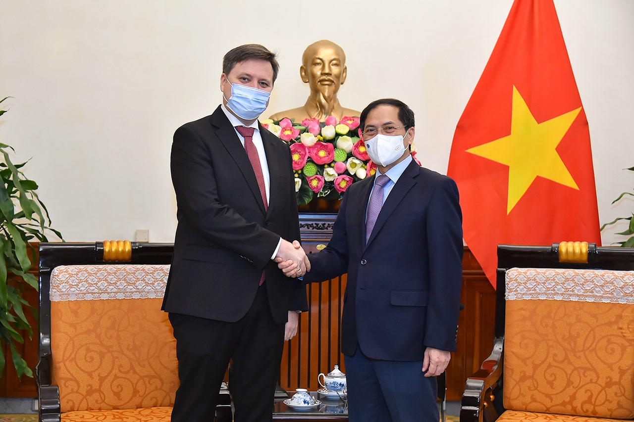 Đề nghị Ba Lan sớm phê chuẩn EVIPA và triển khai cơ chế tham vấn hợp tác kinh tế song phương