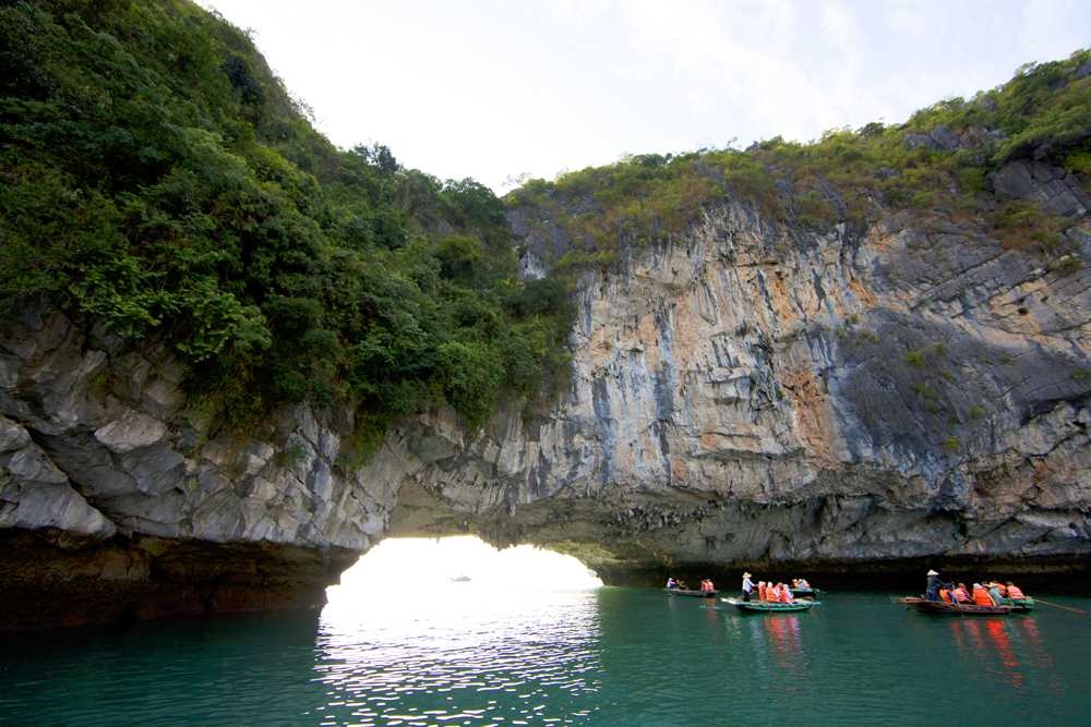 Trải nghiệm vẻ đẹp Vịnh Hạ Long như thế nào?