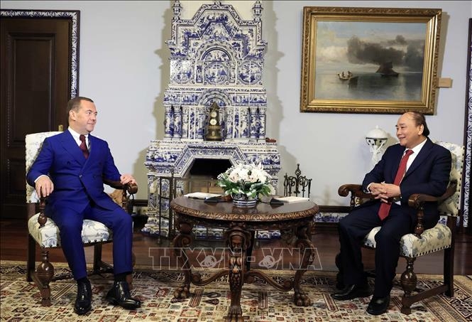 Chủ tịch nước Nguyễn Xuân Phúc hội kiến Phó Chủ tịch Hội đồng An ninh Nga Dmitry Medvedev