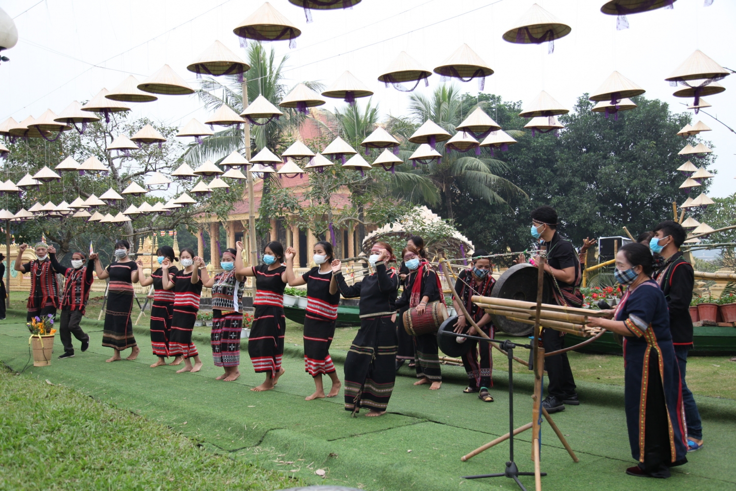 Làng Văn hóa - Du lịch các dân tộc Việt Nam: Địa điểm tham quan lý tưởng dịp cuối tuần Làng Văn hóa - Du lịch các dân tộc Việt Nam: Địa điểm tham quan lý tưởng dịp cuối tuần