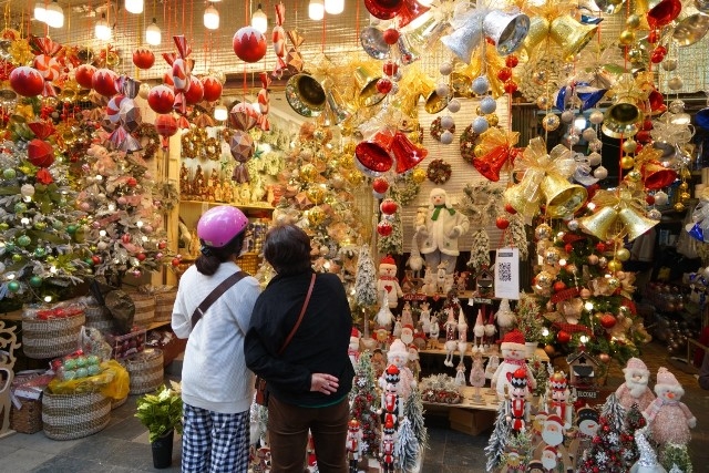 Phố Hàng Mã rực rỡ sắc màu trước Giáng sinh Phố Hàng Mã rực rỡ sắc màu trước Giáng sinh