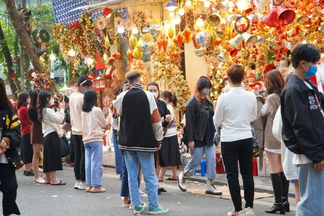 Phố Hàng Mã rực rỡ sắc màu trước Giáng sinh Phố Hàng Mã rực rỡ sắc màu trước Giáng sinh