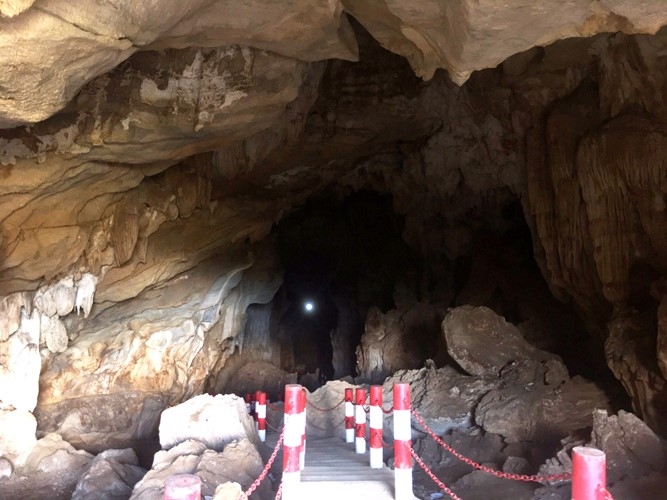 Ngỡ ngàng trước vẻ đẹp kỳ vĩ của hang động Khó Chua La Ngỡ ngàng trước vẻ đẹp kỳ vĩ của hang động Khó Chua La