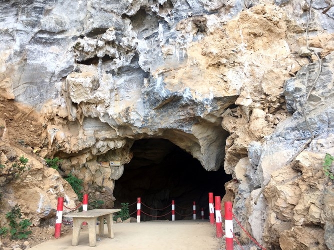 Ngỡ ngàng trước vẻ đẹp kỳ vĩ của hang động Khó Chua La Ngỡ ngàng trước vẻ đẹp kỳ vĩ của hang động Khó Chua La