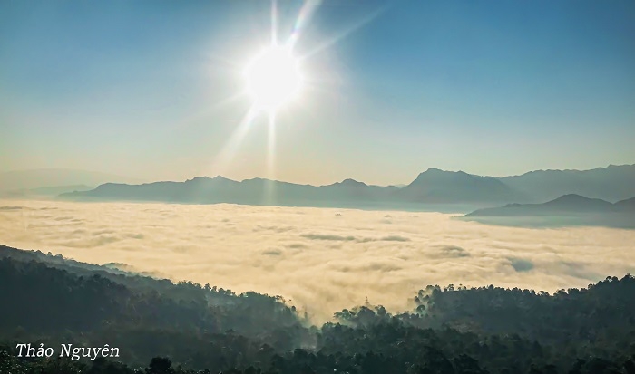 Lên Điện Biên ngắm biển mây trắng bồng bềnh giữa đất trời Lên Điện Biên ngắm biển mây trắng bồng bềnh giữa đất trời