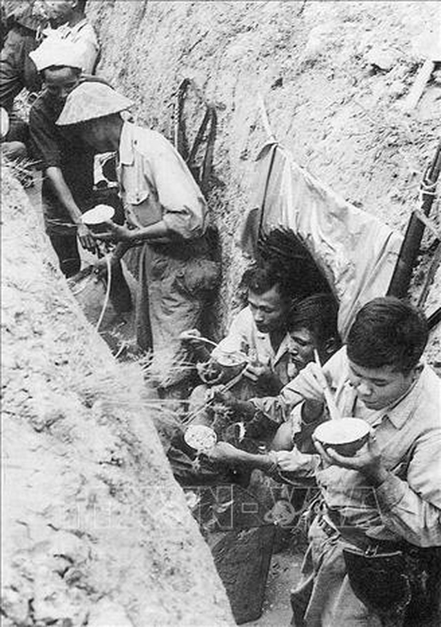 nhin lai 56 ngay dem lam nen chien thang dien bien phu chan dong dia cau