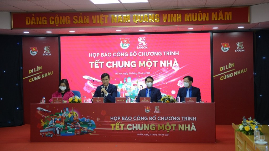 Tặng miễn phí 2.000 vé máy bay, vé tàu xe Tết cho công nhân, người lao động, sinh viên khó khăn Tặng miễn phí 2.000 vé máy bay, vé tàu xe Tết cho công nhân, người lao động, sinh viên khó khăn