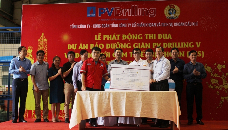 PV Drilling tổ chức Lễ phát động thi đua cao điểm giàn khoan PV DRILLING V và chúc Tết xuân Tân Sửu năm 2021 PV Drilling phát động thi đua cao điểm dự án đóng mới cụm thiết bị khoan (DES) và bảo dưỡng/tái khởi động giàn PV DRILLING V- chúc Tết NLĐ