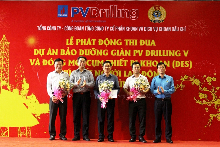 PV Drilling tổ chức Lễ phát động thi đua cao điểm giàn khoan PV DRILLING V và chúc Tết xuân Tân Sửu năm 2021 PV Drilling phát động thi đua cao điểm dự án đóng mới cụm thiết bị khoan (DES) và bảo dưỡng/tái khởi động giàn PV DRILLING V- chúc Tết NLĐ