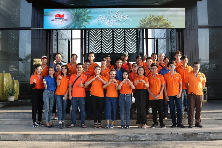 Tuổi trẻ Vietsovpetro tổ chức chương trình về nguồn kết hợp an sinh xã hội và trồng cây xanh Tháng Thanh niên 2021 Tuổi trẻ Vietsovpetro tổ chức chương trình về nguồn kết hợp an sinh xã hội và trồng cây xanh Tháng Thanh niên 2021