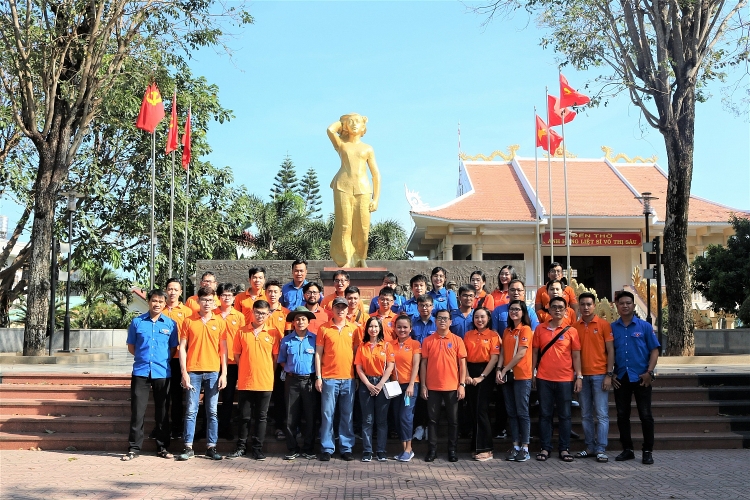 Tuổi trẻ Vietsovpetro tổ chức chương trình về nguồn kết hợp an sinh xã hội và trồng cây xanh Tháng Thanh niên 2021 Tuổi trẻ Vietsovpetro tổ chức chương trình về nguồn kết hợp an sinh xã hội và trồng cây xanh Tháng Thanh niên 2021