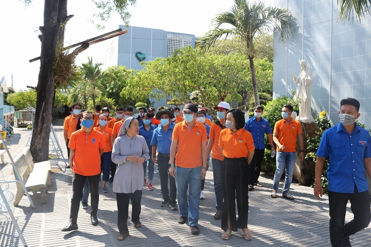 Tuổi trẻ Vietsovpetro tổ chức chương trình về nguồn kết hợp an sinh xã hội và trồng cây xanh Tháng Thanh niên 2021