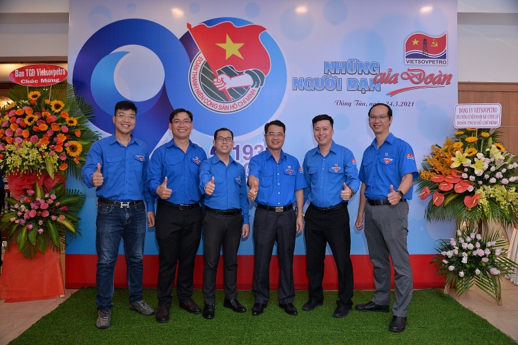 Tuổi trẻ Vietsovpetro kỷ niệm 90 năm Ngày thành lập Đoàn TNCS Hồ Chí Minh và gặp mặt giao lưu cán bộ Đoàn qua các thời kỳ