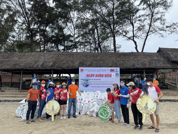 Đoàn viên thanh niên Cụm phối hợp hoạt động Bà Rịa - Vũng Tàu ra quân Ngày đoàn viên