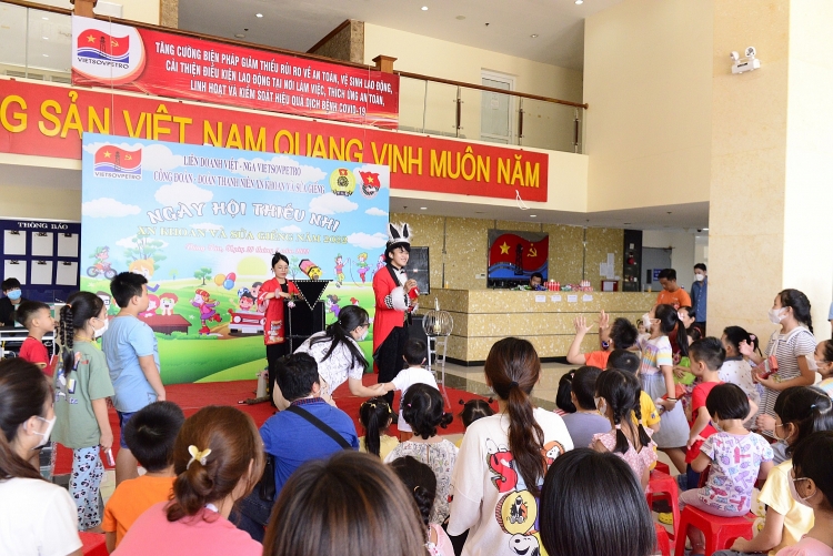 Xí nghiệp Khoan và Sửa giếng tổ chức “Ngày hội Thiếu nhi”
