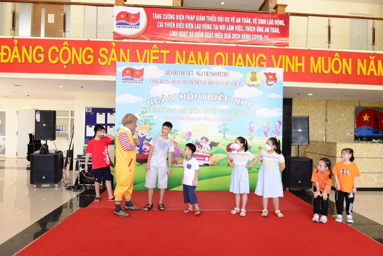 Xí nghiệp Khoan và Sửa giếng tổ chức “Ngày hội Thiếu nhi”