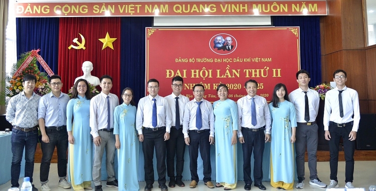 Phát triển đảng trong sinh viên: Tạo đà xây dựng nguồn nhân lực chất lượng cao cho ngành Dầu khí và xã hội