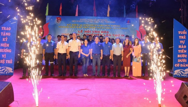 Chùm ảnh Lễ hội Văn hóa học sinh – sinh viên Dầu khí lần thứ IX Chùm ảnh: Lễ hội Văn hóa học sinh – sinh viên lần thứ IX