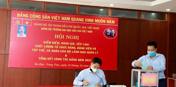 Đảng ủy PVU tổ chức Hội nghị Kiểm điểm tự phê bình và phê bình, tổng kết công tác Đảng năm 2021