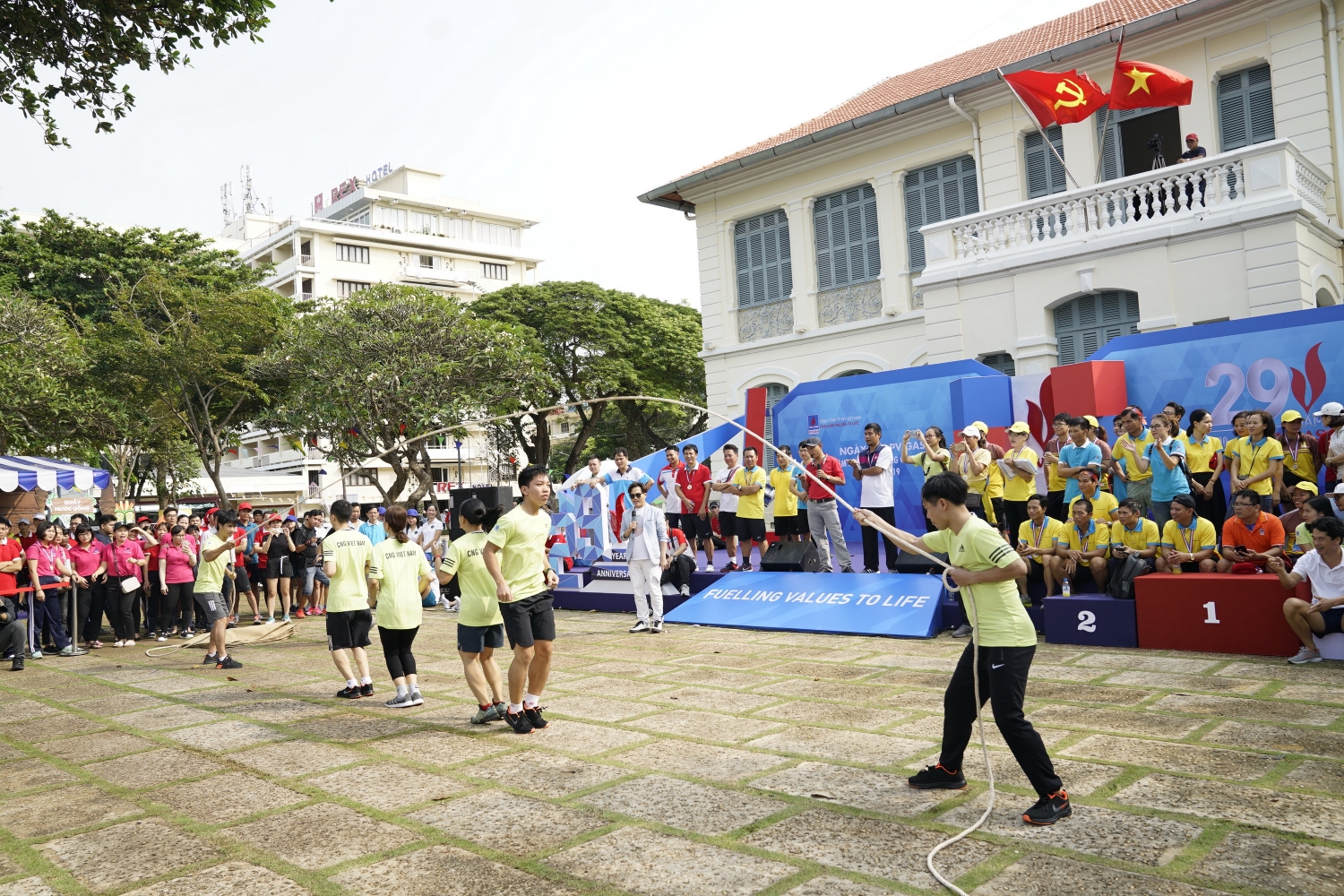 pv gas noi nguoi lao dong duoc cham lo toan dien
