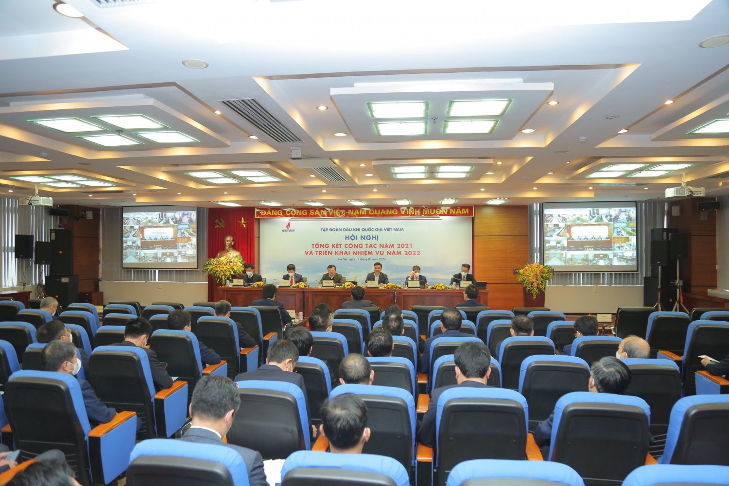 Toàn cảnh Hội nghị Tổng kết công tác năm 2021 và triển khai nhiệm vụ năm 2022 của Petrovietnam