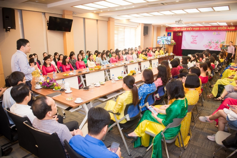 dam ca mau hop mat nu can bo nhan vien nhan ngay quoc te phu nu