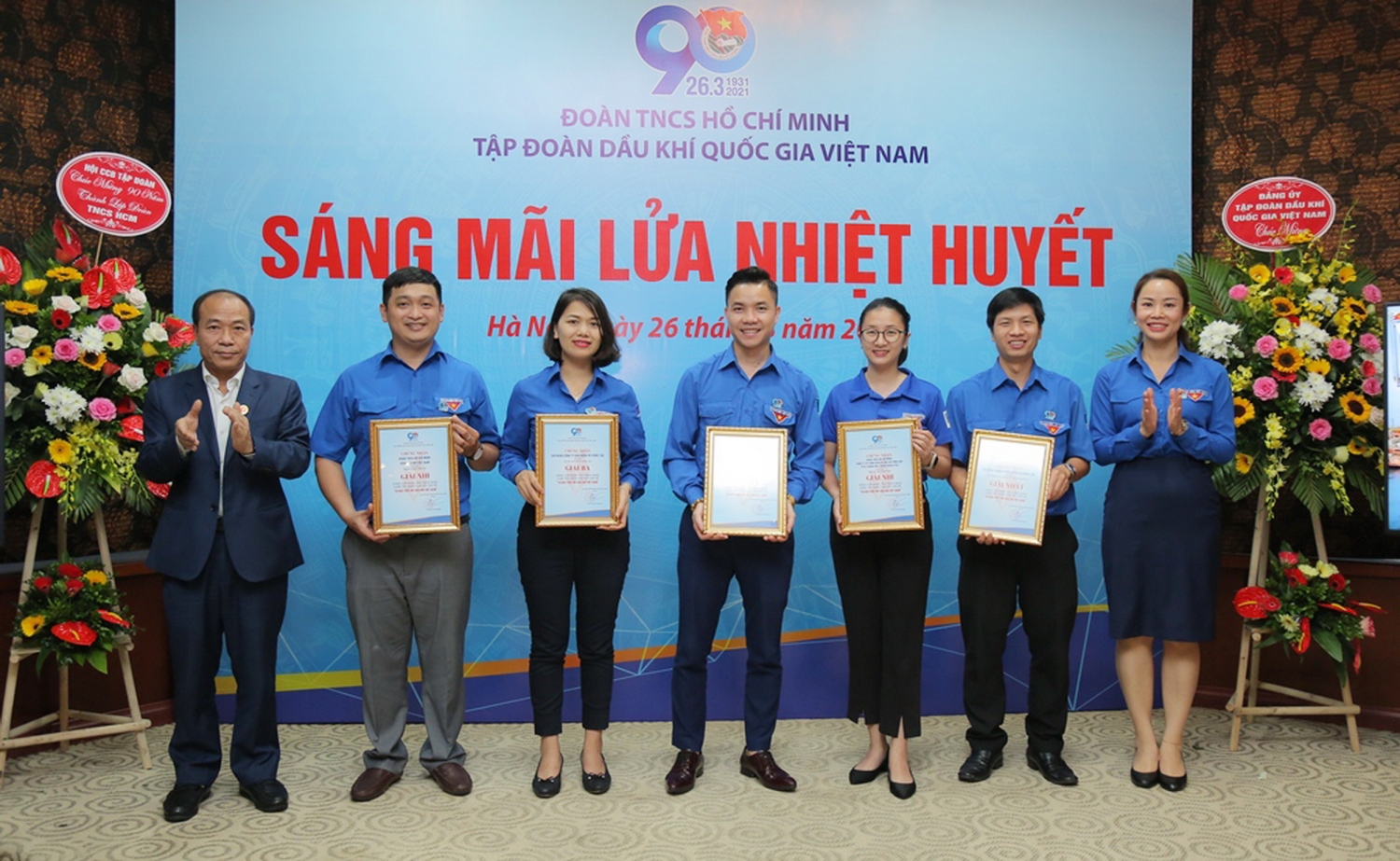 trao giải Giải video clip được yêu thích nhất cho các đơn vị đoạt giải