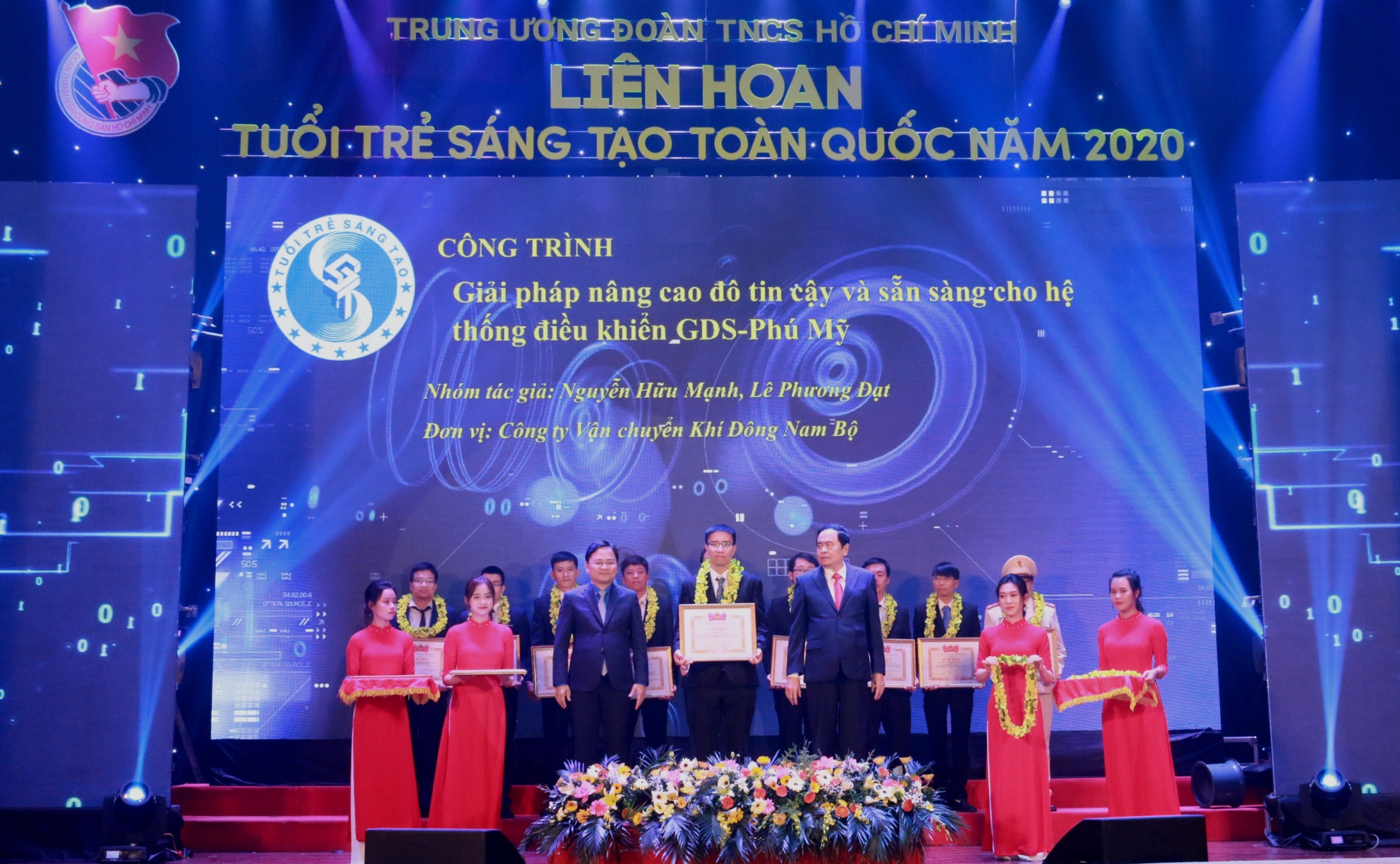 Tuyên dương công trình sáng tạo của Đoàn TN KĐN – các tác giả Nguyễn Hữu Mạnh và Lê Phương Đạt  