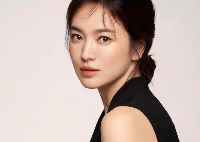 Ảnh thời nặng 70kg của Song Hye Kyo gây sốt mạng xã hội - 13 Ảnh thời nặng 70kg của Song Hye Kyo gây sốt mạng xã hội - 13