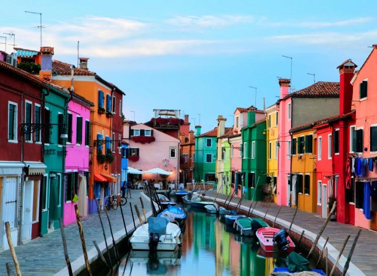 Ghé thăm Burano - Ngôi làng rực rỡ sắc màu của nước Ý