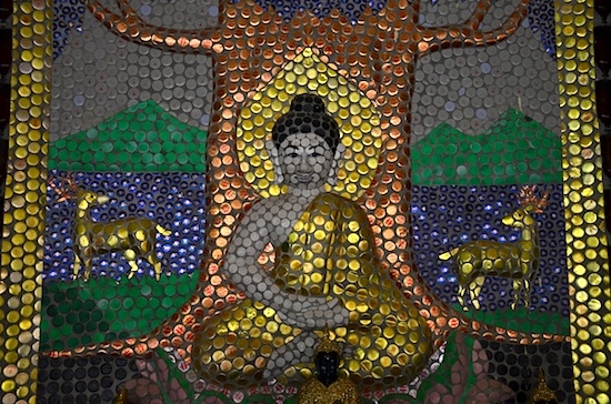 Chùa vỏ chai - Kiến trúc “có một không hai” ở Thái Lan Ngôi chùa vỏ chai - Kiến trúc “có một không hai” ở Thái Lan