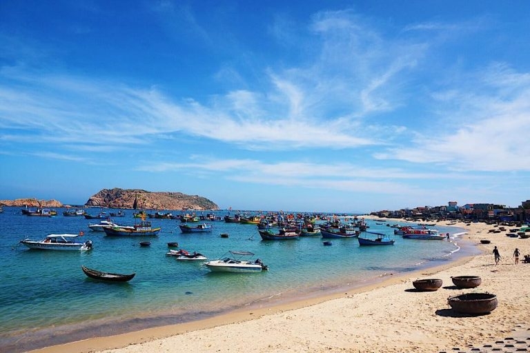 Khám phá vẻ đẹp hoang sơ của Hòn Khô