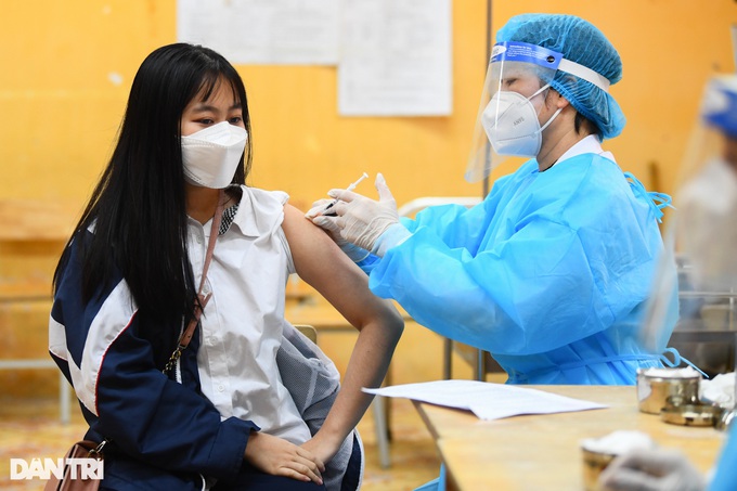 Tiêm vaccine Covid-19 giúp bảo vệ trẻ khỏi hội chứng nguy hiểm này - 1