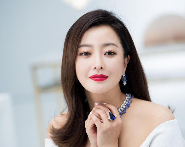 Kim Hee Sun - Mỹ nhân nhận mình đẹp hơn Song Hye Kyo, Kim Tae Hee - 21
