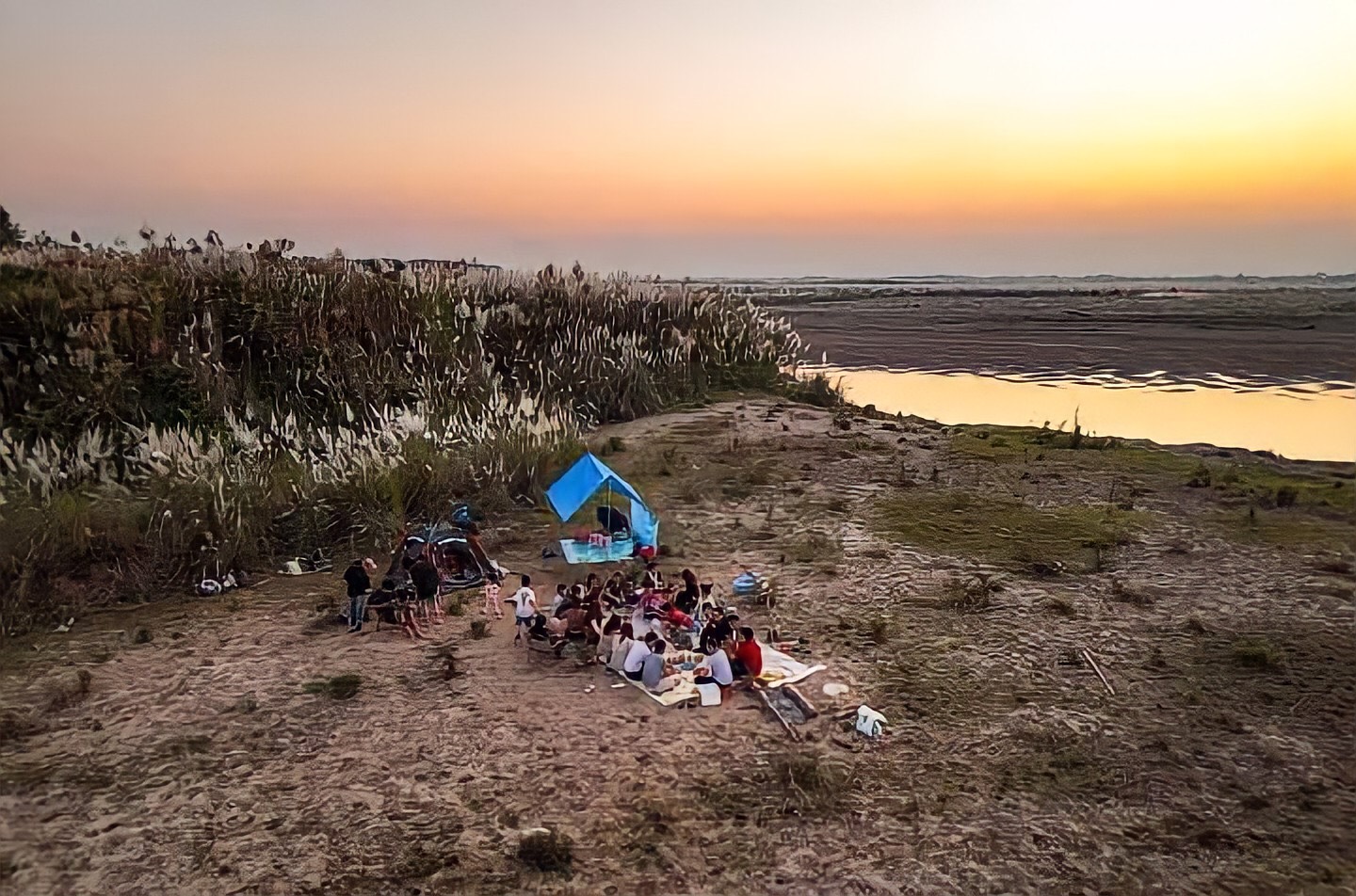 Check-in bãi lau trắng tuyệt đẹp tại Minh Nông, thành phố Việt Trì