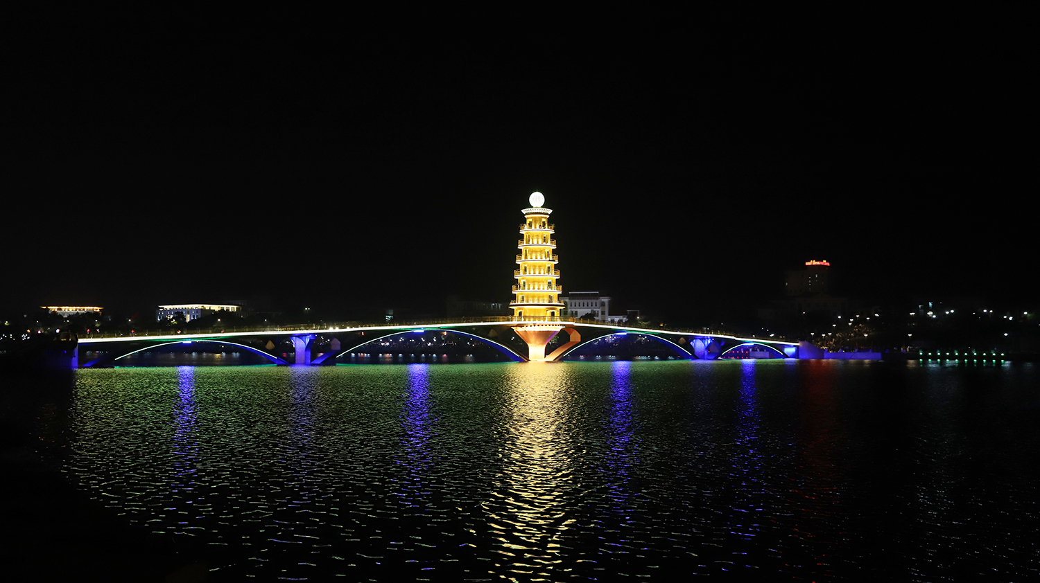 Những cây cầu du lịch trong lòng thành phố