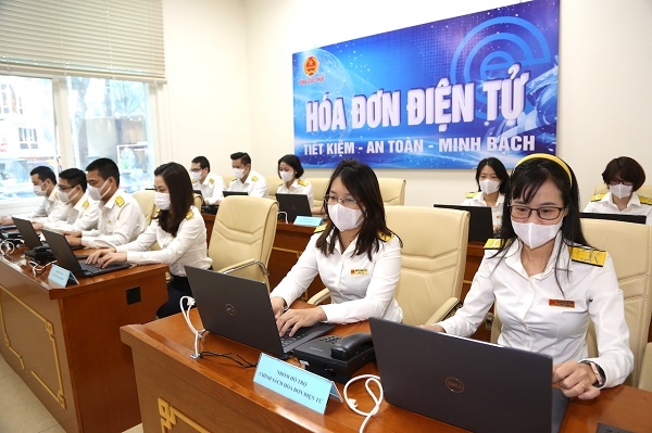 Năm 2021 là dấu mốc quan trọng trong công tác triển khai hóa đơn điện tử của ngành thuế.