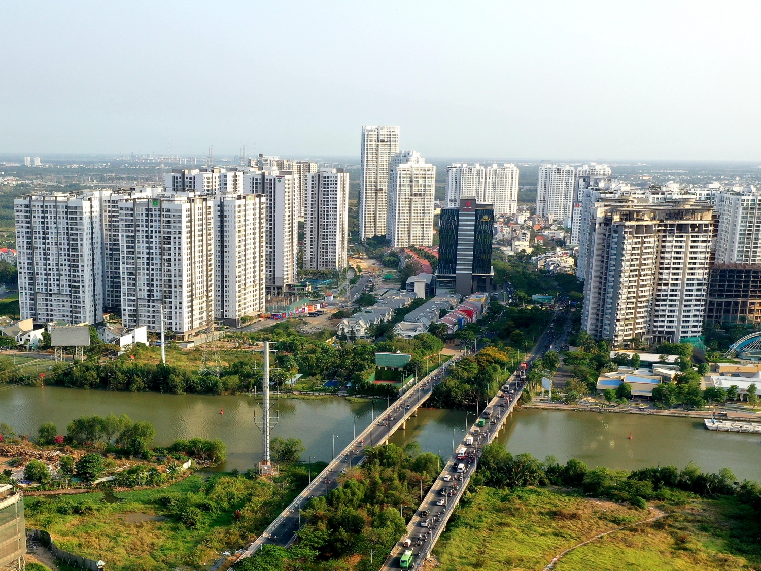 Tin bất động sản ngày 24/1/2022: TP  Hồ Chí Minh lập 5 đề án chuyển 5 huyện lên quận