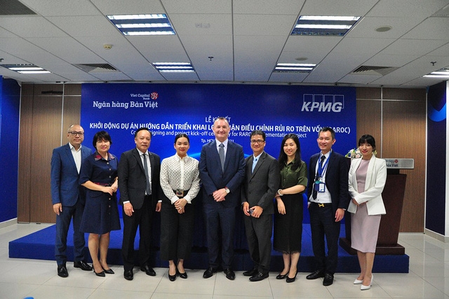 Tin nhanh ngân hàng ngày 9/4: VPBank miễn phí đăng ký trực tuyến tài khoản số đẹp